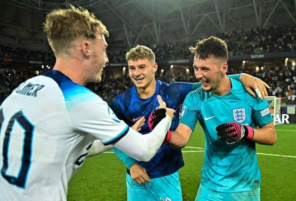 EPL S20 小组赛：艰难取胜 COL 2-1击败Astralis